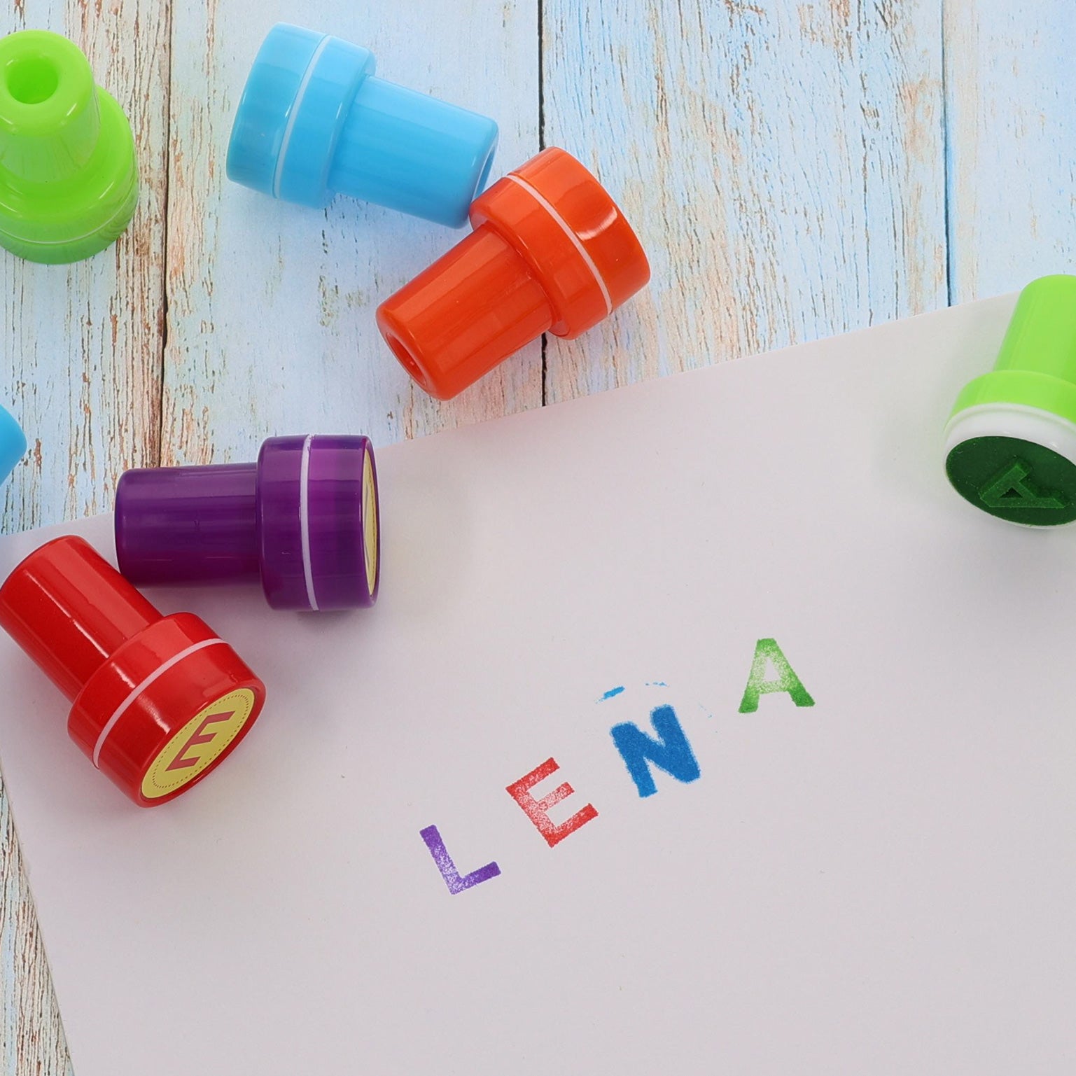 Selbstfärbende Stempelbuchstaben im Koffer - kinder-druckerei.de