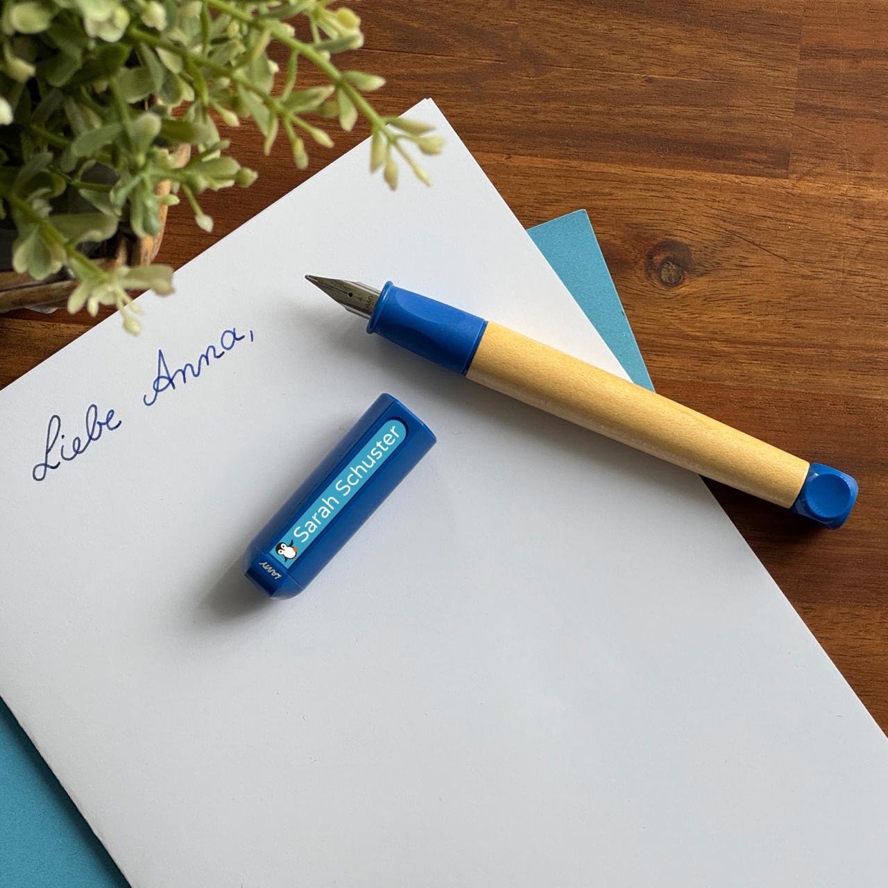 Personalisierter Lamy Schreiblern-Füller Blau & 70 Namensaufkleber - kinder-druckerei.de